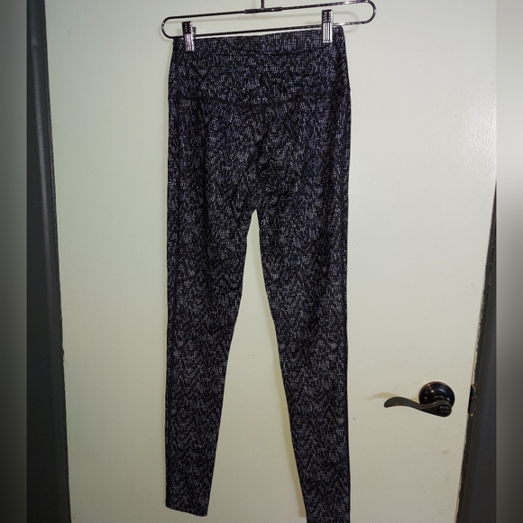 NWOT Handful Leggings - Picture 2 of 5
